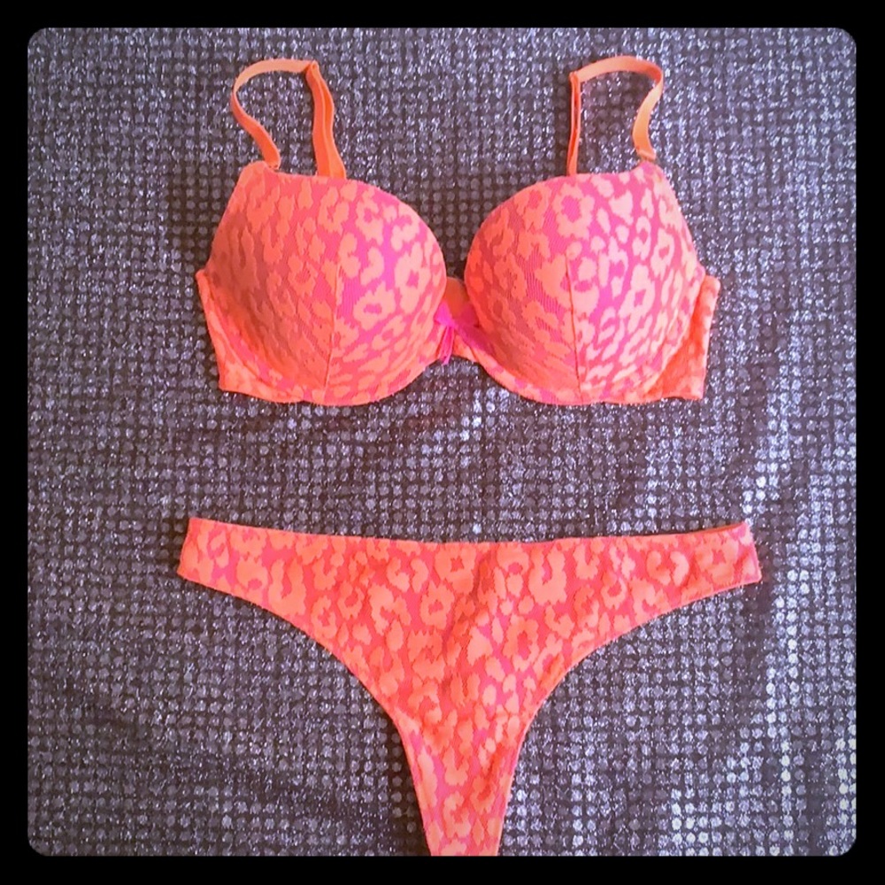 Victoria’s Secret Bra & Panty Set